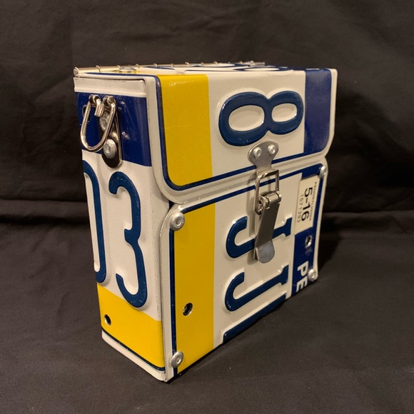 Handmade License Plate Crossbody Bag - Picture 4 of 8